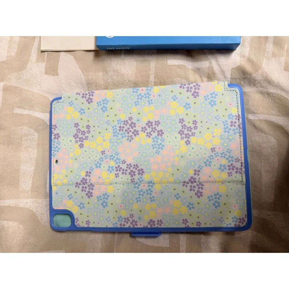 Speck Floral 9.7